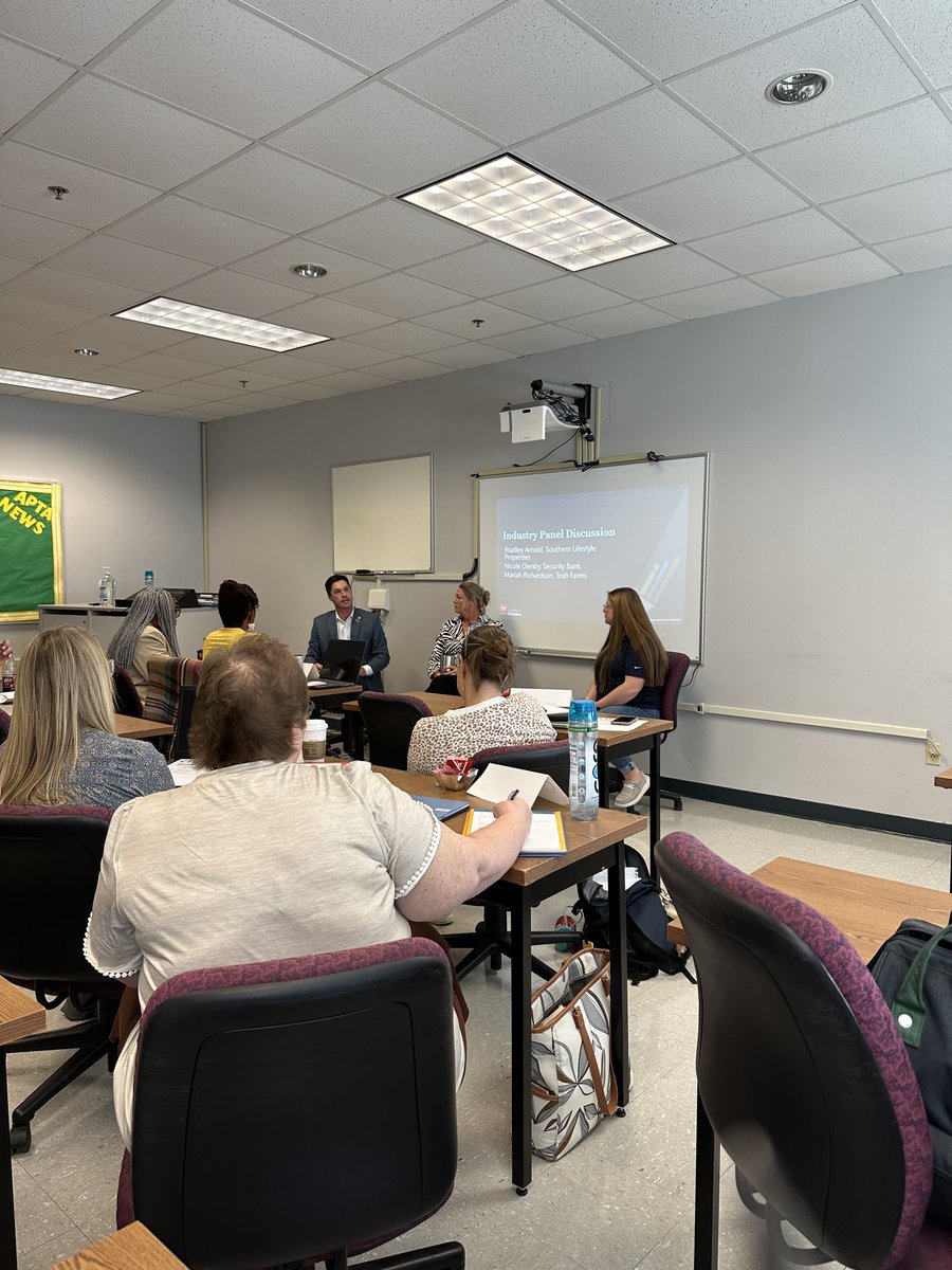 Stephanie Kelly tweet media