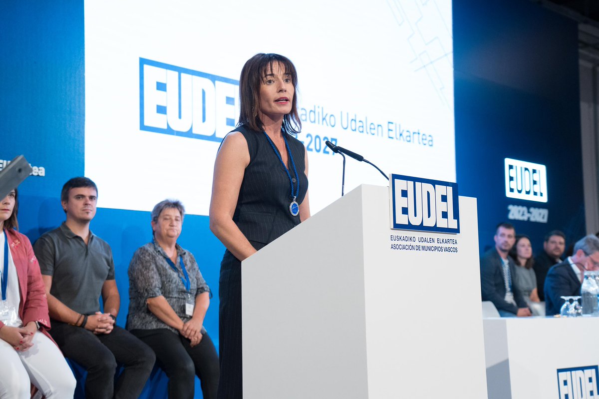 EUDEL_eus's tweet photo. Esther Apraiz, Presidenta de #EUDEL 2023-2027
“#Danok gara EUDEL”💬
“Somos la #voz plural y participada de los municipios, baluarte de la autonomía local y la suficiencia financiera”
#Proximidad #Personas #Colaboración #Igualdad #Ciudadania
📹#Discurso🔗https://t.co/0Va01O2gYT https://t.co/s3wSPGb8eX