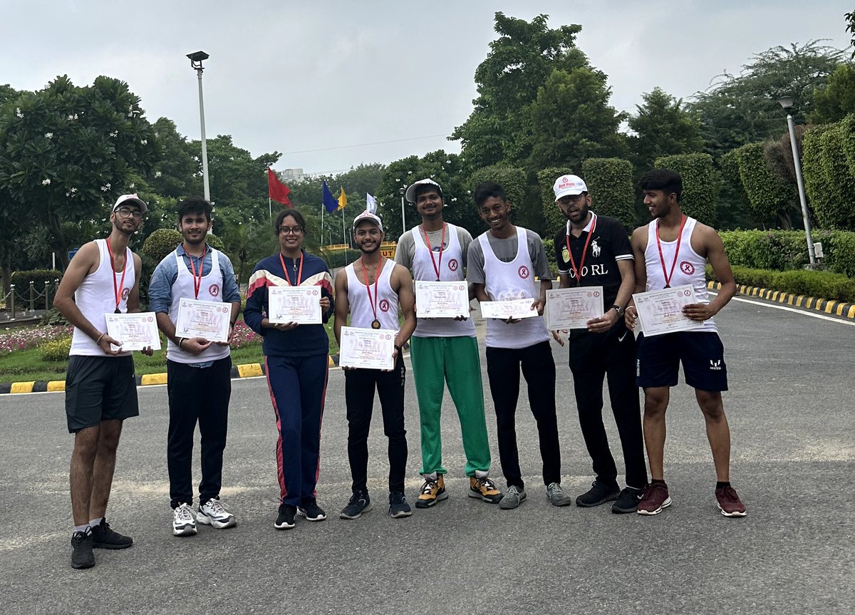 nssiputipsunit3's tweet photo. The NSS cell of TIPS participated in the Red Run - Youth Festival 2023, organized by the Delhi State AIDS Control Society, at @nsutdwarka. The event featured a 5 KM run, symbolizing the organization's commitment to raising HIV/AIDS awareness

#NSS #redrun #Awareness #Tips #DsAcs https://t.co/iePippcyVt