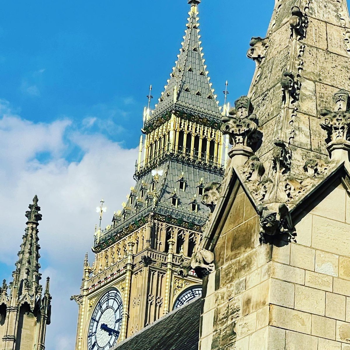 Let’s work together, as they say teamwork makes the dream work… #housesofparliament  🇬🇧