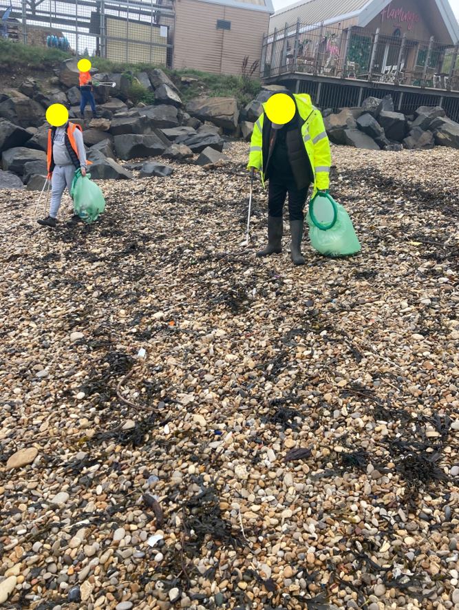 NEPS_Payback's tweet photo. The tide wasn't on our side on Saturday at Red Acre Beach, but that didn't stop People on Probation from collecting 4 bags of litter 👏

Throughout September we are completing multiple beach cleans in support of the @mcsuk #GreatBritishBeachClean!

#CommunityPayback https://t.co/EJnoDEAM53
