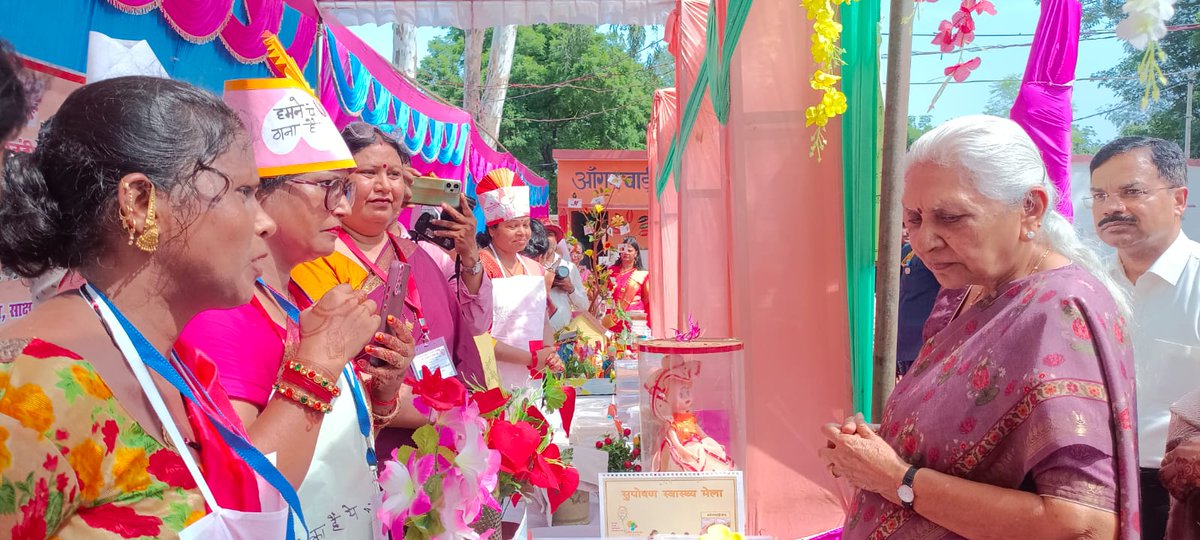 GorakhpurPoshan's tweet photo. दिनाँक 19.09.2023 को विकास खंड चरगावां, गोरखपुर के ग्राम पंचायत जंगल धूषण में आयोजित कार्यक्रम में माननीय राज्यपाल महोदया, उत्तर प्रदेश द्वारा 100 आंगनबाड़ी केंद्रों हेतु आंगनबाड़ी संसाधन किटों (कुर्सी, मेज, खिलौना, घोड़ा गाड़ी आदि सामग्री) का वितरण... (1/2) https://t.co/LPMQtPKMVX