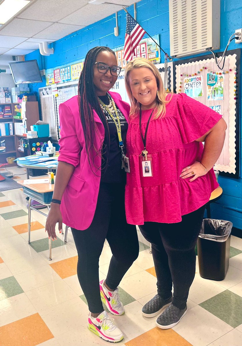 M_McKinley30's tweet photo. Twinning with @KellyBozza6 in Hot Pink &amp; Black @BrentwoodMESE https://t.co/00nGiU5BRx