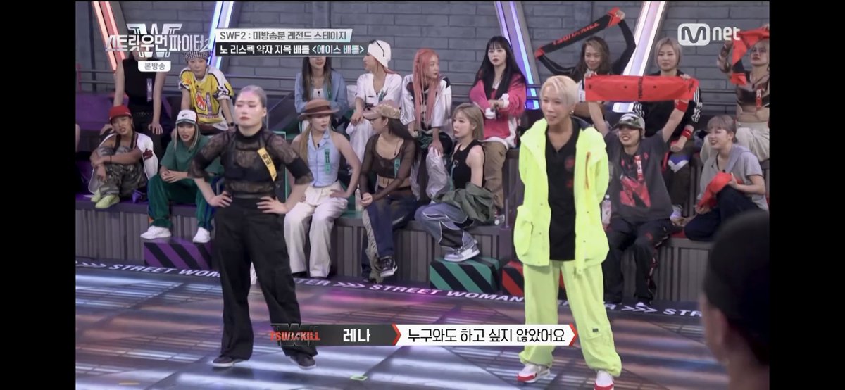 aeyoaeyo11's tweet photo. 애한테 너무하신거아니냐며 https://t.co/O8f642n1Rc