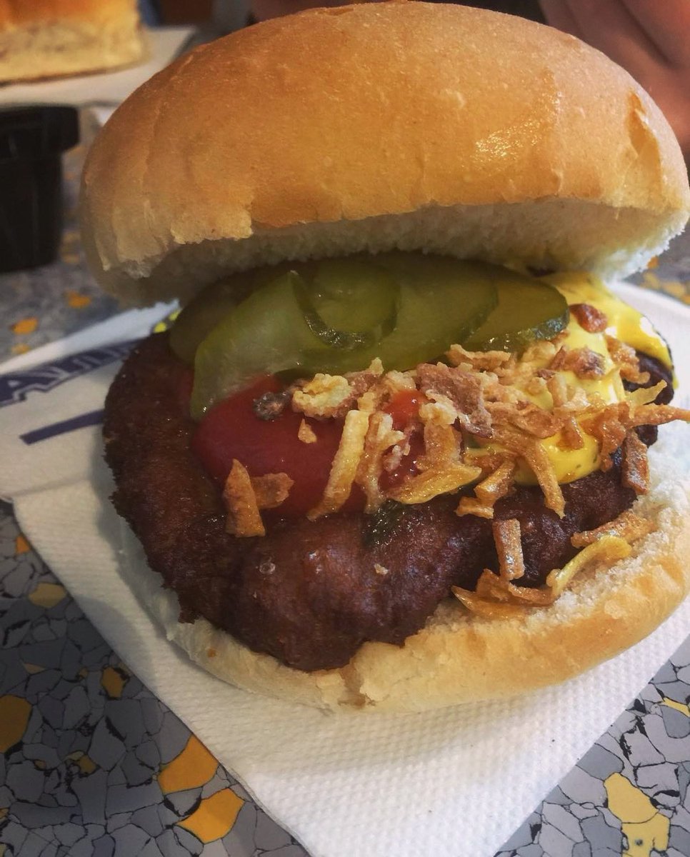 Ons broodje hamburger speciaal …. #Omtewatertandenzolekker #Rembrandt #BroodjeHamburgerSpeciaal #DesmaakvanHardenberg