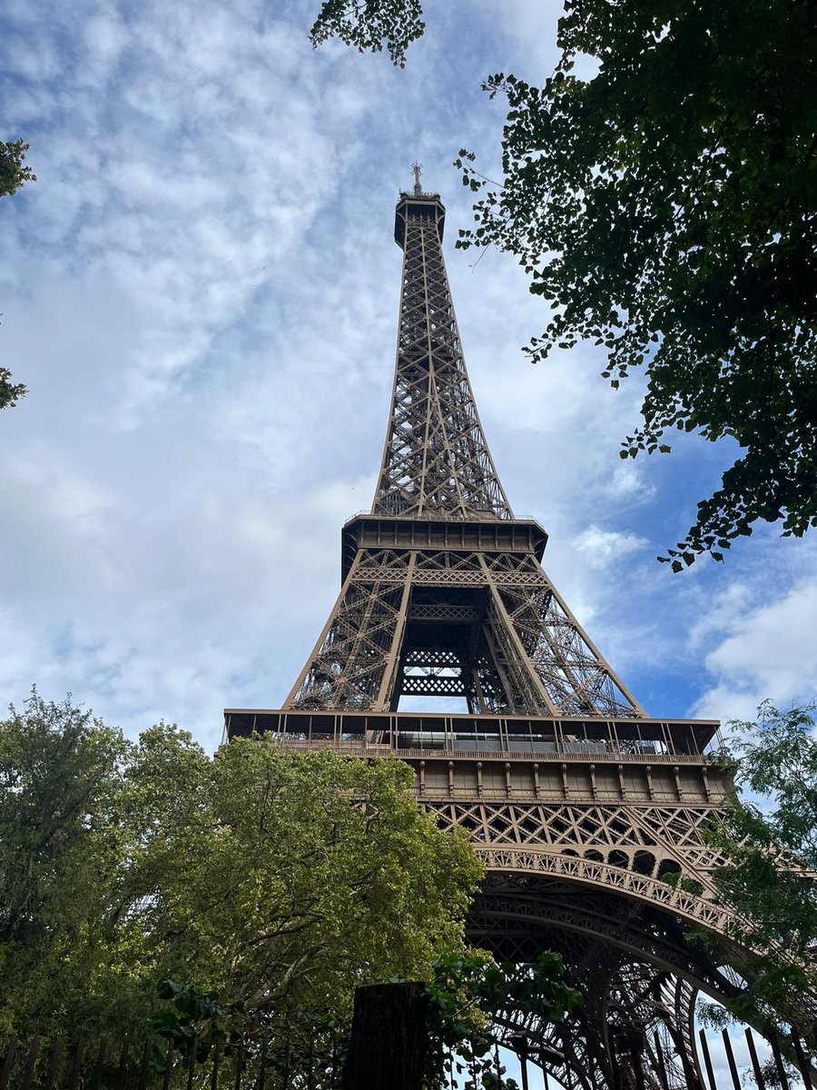 OnkelBoB81's tweet photo. Paris ist schon Schön #PSGBVB https://t.co/GV01wPvCH4