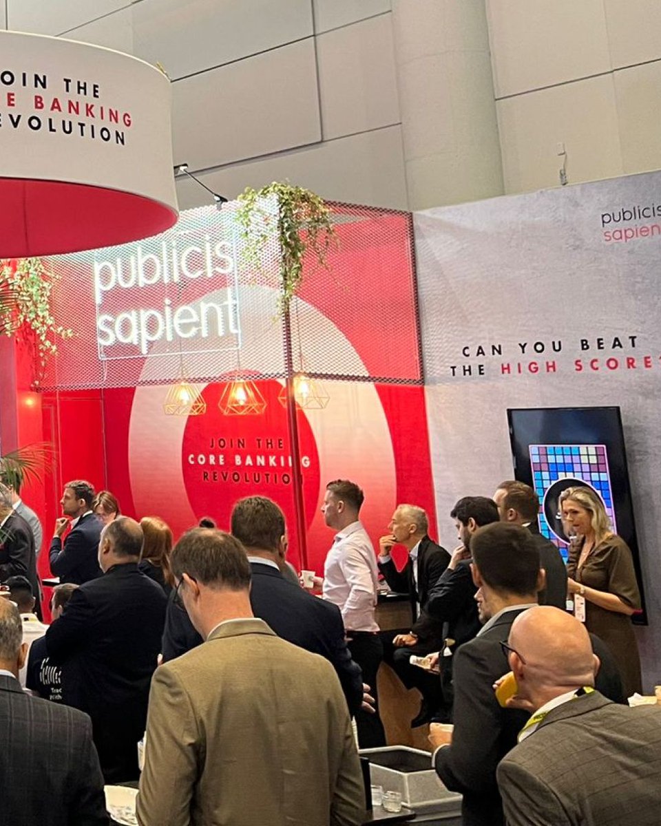 It's been another jam-packed morning here at #Sibos2023 in Toronto! 🇨🇦 🥐 This morning we joined our partners from Thought Machine and Publicis Sapient for pastries at the launch of our new collaborative whitepaper. Access the exclusive report here 👉 form3.co/3PgzrFu