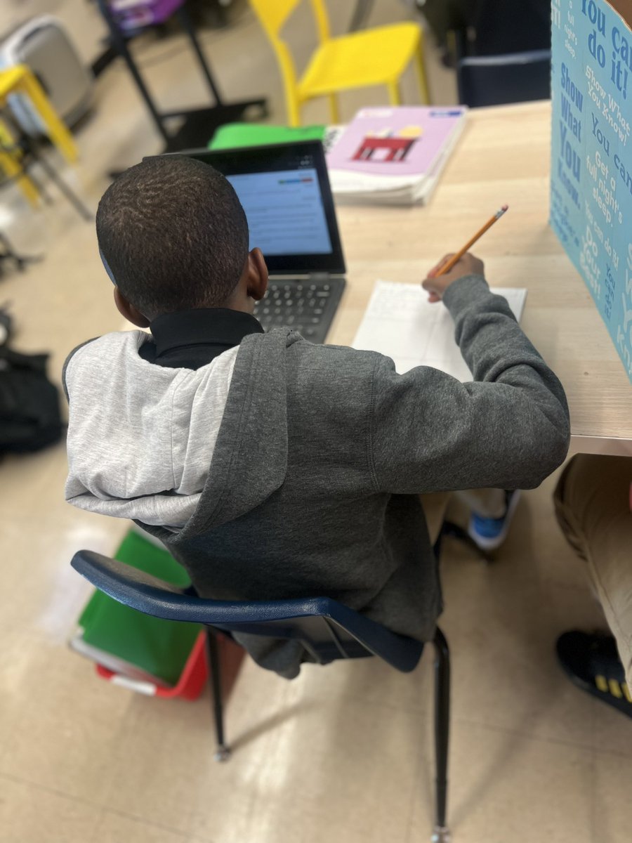 HangingWithMrsH's tweet photo. It makes my little teacher heart happy to see students using test-taking strategies as they complete their online unit exam!
#TextEvidence #Justifications #WhatsYourWHY #GOATYear
@Hobby_Mustangs https://t.co/77bBed8oMr