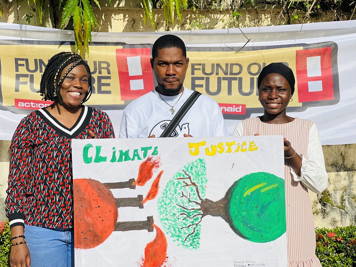 ActionAidNG's tweet photo. #GlobalClimateActionWeek - Green sip and paint (arts painting 🖌🎨, reflecting the effects of climate change on people's lives and livelihoods).

Young people expressing their creativity and getting involved to amplify the campaign #ClimateActionNow

#globalweekofclimateactions https://t.co/6x4IAz7DFM
