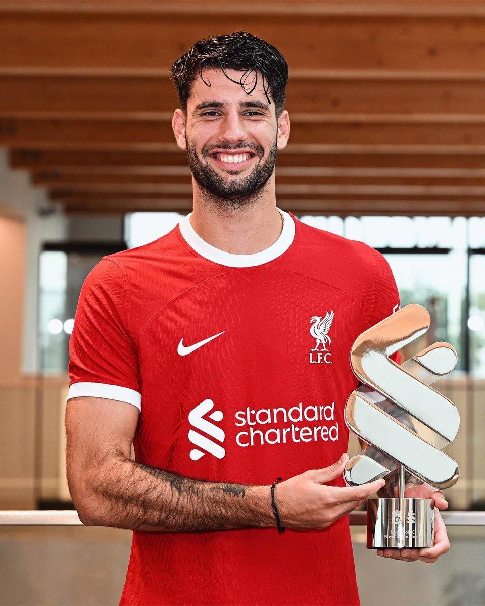 niijin_'s tweet photo. Dominik Szoboszlai, Standard Chartered Player of the Month for August 😍🏆🔥 True heir #8 !!🔥🔥
#LFCFamily #LiverpoolFC #LFC #Szoboszlai #TrueHeir https://t.co/w9sXYIMsLG