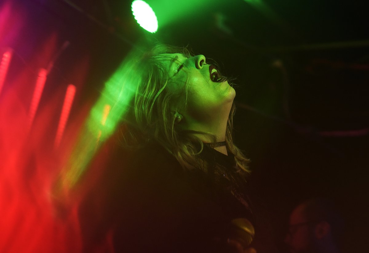 FILTERMexico's tweet photo. El trío bielorruso Dlina Volny cerró su gira por México con una sesión de darkwave y synth-pop en La Mezcalli de CDMX: https://t.co/LnoimaeVg2

📸: @theozcorp. https://t.co/6M9A8VwPhs