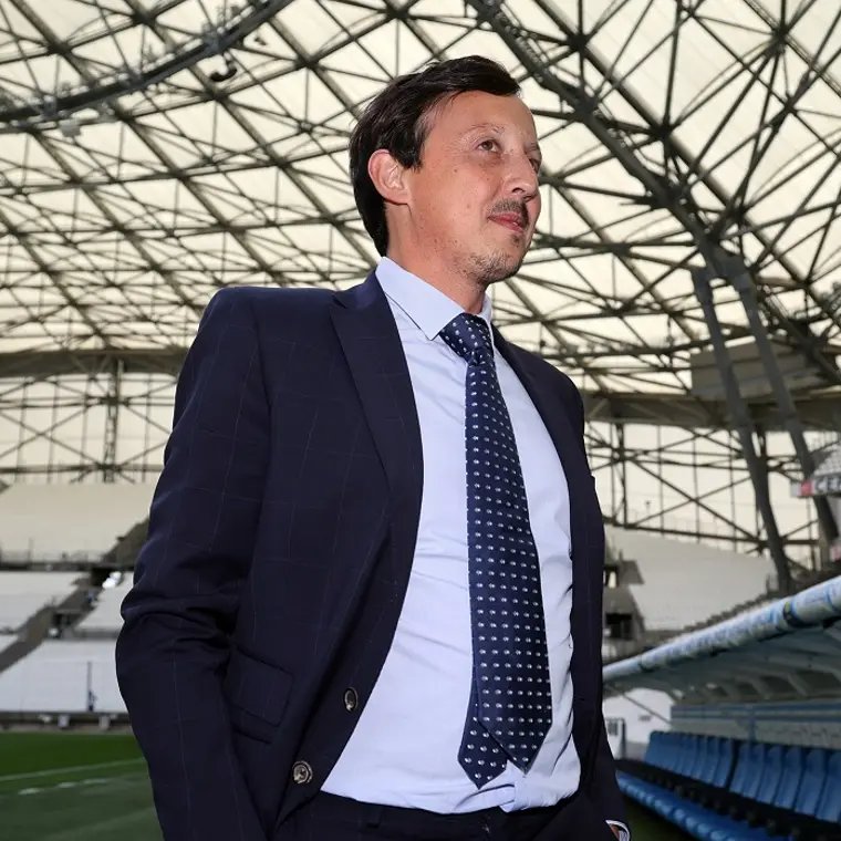 Olympien2613's tweet photo. 🔹Alors que le club tient actuellement une réunion avec ses joueurs et son entraîneur, certains supporters ont lancé une pétition en soutien à Pablo Longoria assortie du hashtag #LongoriaResteÀLOM.

Le site en question : 👉https://t.co/UrGZTuyGwY

(@laprovence) #TeamOM https://t.co/t3tTTsujxq