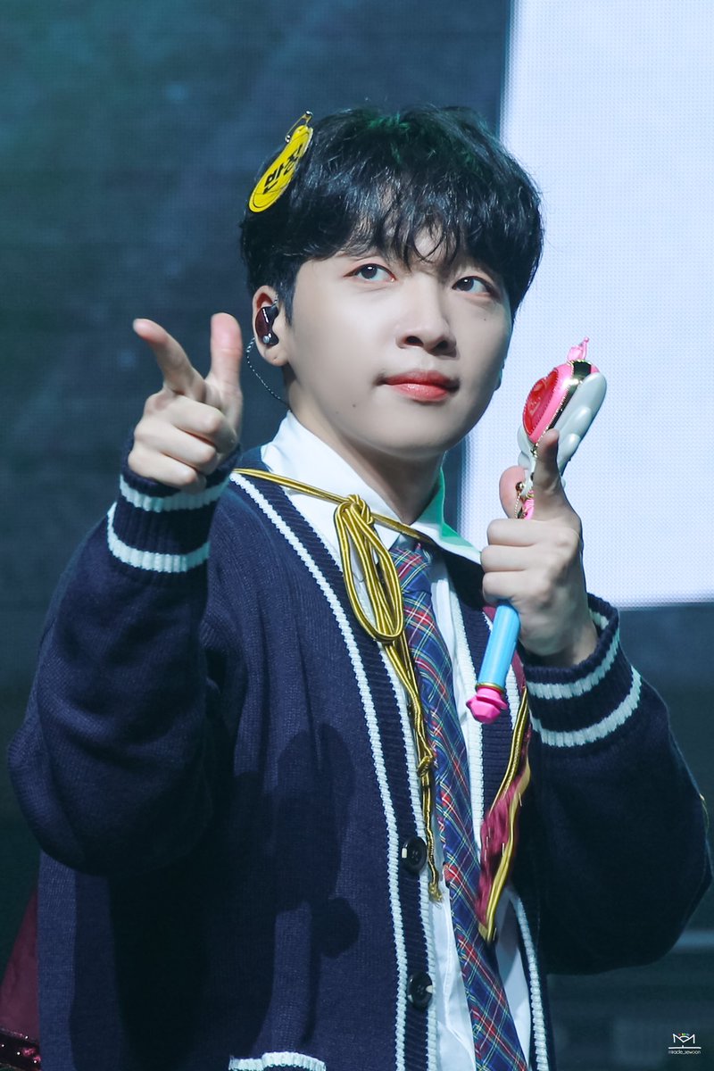 miracle_sewoon's tweet photo. 230917 #정세운 행운제 2일차

🙂👉🏻🪄 https://t.co/x6Goau5Z8V