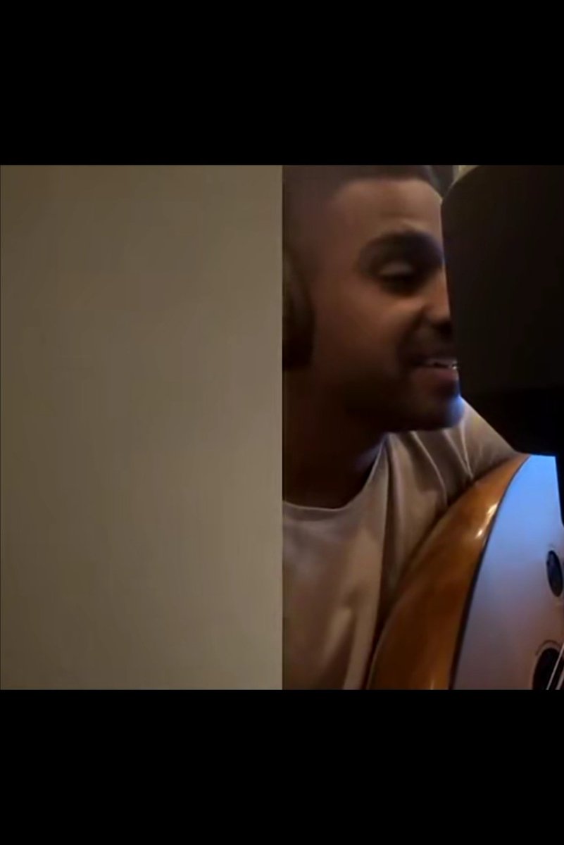 ولا نزال نغني.
من لم يستمع لهذه الأصوات..كأنما لم يستمع من قبل للغناء.
الحناجر الناعمة ليست فقط عند المشاهير ممن عرفنا.
استمعوا واحكموا..
ولا نزال نغني.