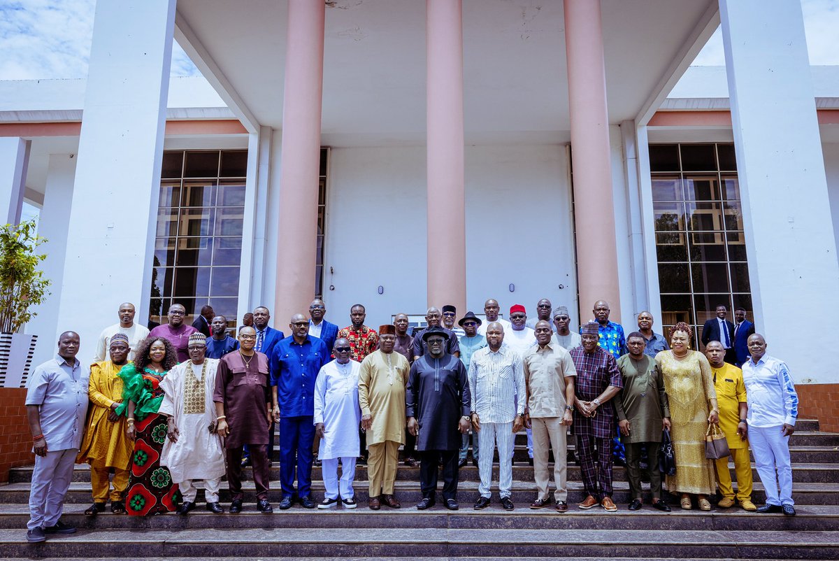 DSGovernment's tweet photo. Delta State Governor, Rt. Hon. Sheriff Oborevwori, Tuesday, urged the Federal Government and relevant stakeholders to work towards revitalising the nation's refineries, insisting that Nigeria has no reason to import petrol with its cost implications on the economy. https://t.co/0NEMbcvcx9