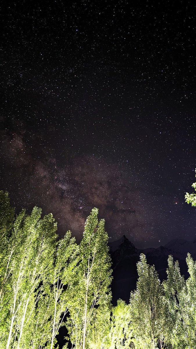 fauconeye's tweet photo. Accompanied by stars
#nightlife https://t.co/svAkAJnENV