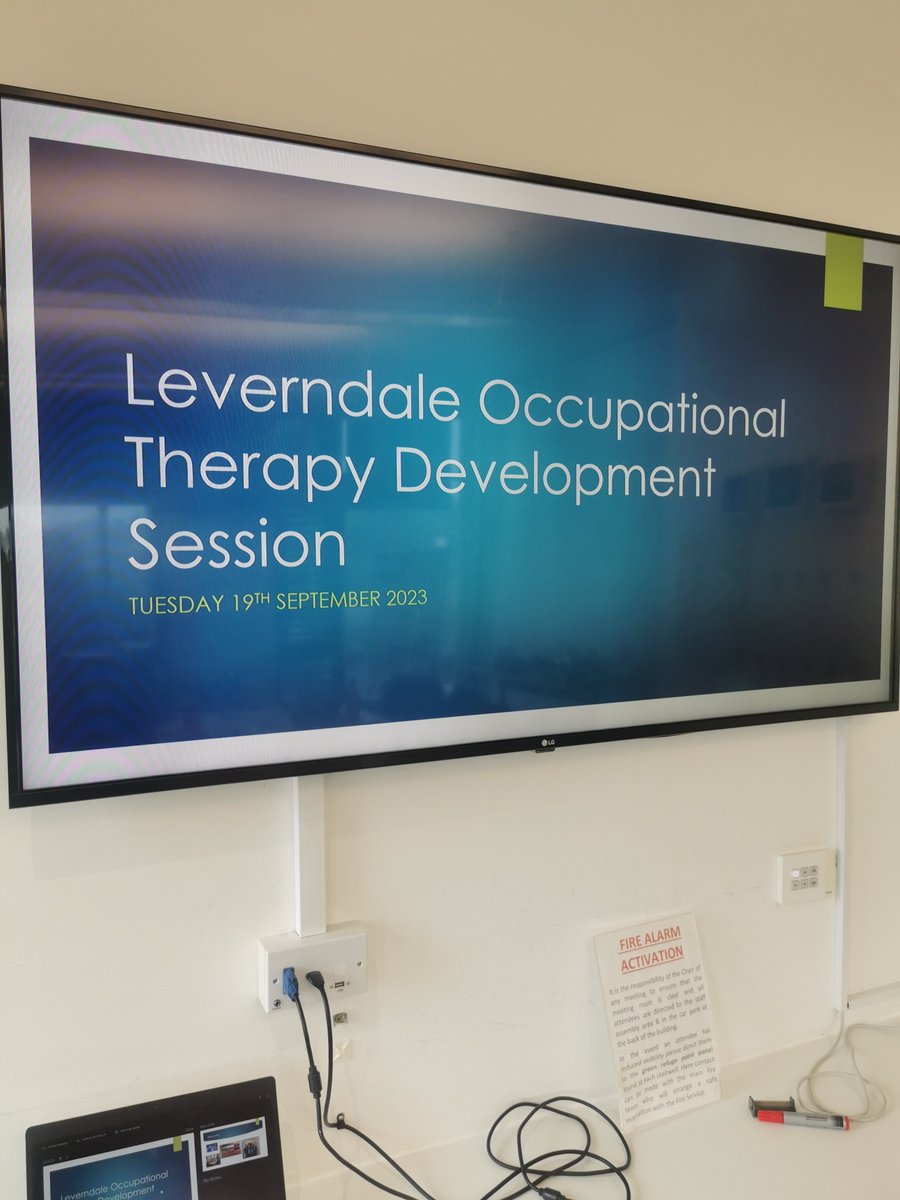 lindsaynoble_mhot tweet media