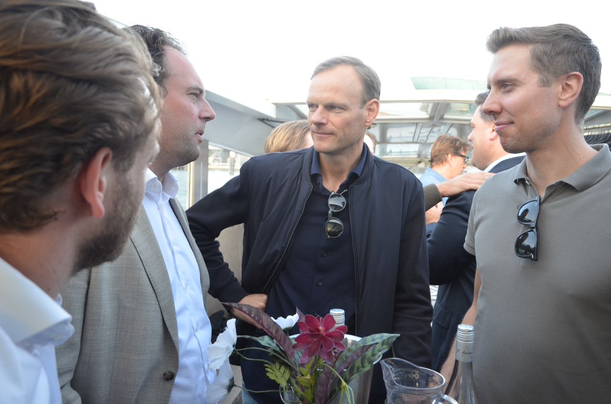 ASRE_Amsterdam's tweet photo. Onze alumnivereniging #AAAMRE bezocht 14 sept Amsterdam CS en hoorde van @remcodijkmans, manager Projecten NS Stations, over de 13 deelprojecten van de grote stationsverbouwing die binnenkort begint. https://t.co/2PBYqZMU8Y