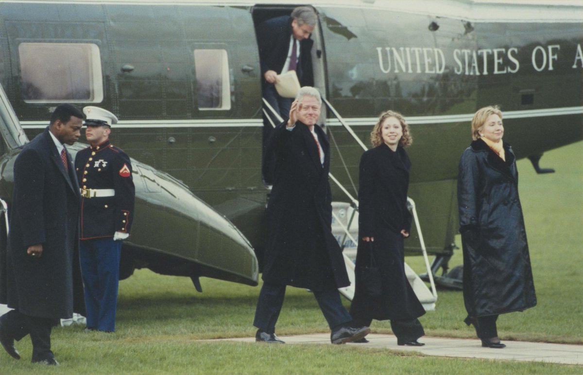 MRCWarwick's tweet photo. #MRC50 #FiftyObjectFriday The sixth object the 'MRC in 50 Objects' shows former US President @BillClinton on his visit to @uniofwarwick campus in December 2000. See our exhibition online here: https://t.co/NJ5U7ImUVp https://t.co/9tVaqxSiwN