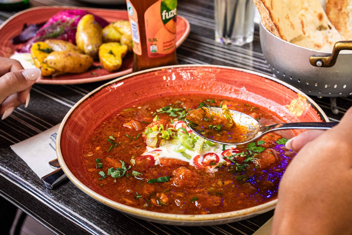 europa_park's tweet photo. Im Restaurant SPICES entdeckt ihr die wilde Seite Skandinaviens mit Gerichten vom Promikoch Brian Bojsen 🇩🇰 🌲 Probiere den Süßkartoffeleintopf, den Nordic Rote Bete Lachs oder den Hirschgulasch beim nächsten Parkbesuch. 😋🍴  Schaut euch die Karte an! 👉 https://t.co/jBgf7nksVF https://t.co/0ZaXawS7Xo