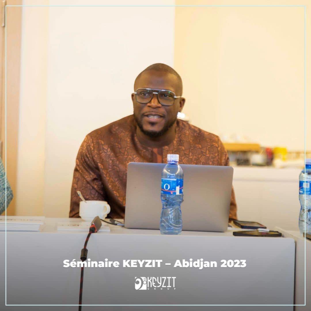 keyzit_ci's tweet photo. [SÉMINAIRE KEYZIT – ABIDJAN 2023]
 
La Direction de Keyzit Group et les Directeurs de filiales Keyzit Afrique francophones ont prit part la première journée de réunion hier lundi 18 septembre !
Une réunion pleine d’ambition pour l’industrie !
 
#KeyzitGroup #KeyzitSeminaire https://t.co/qR0QK61NMm