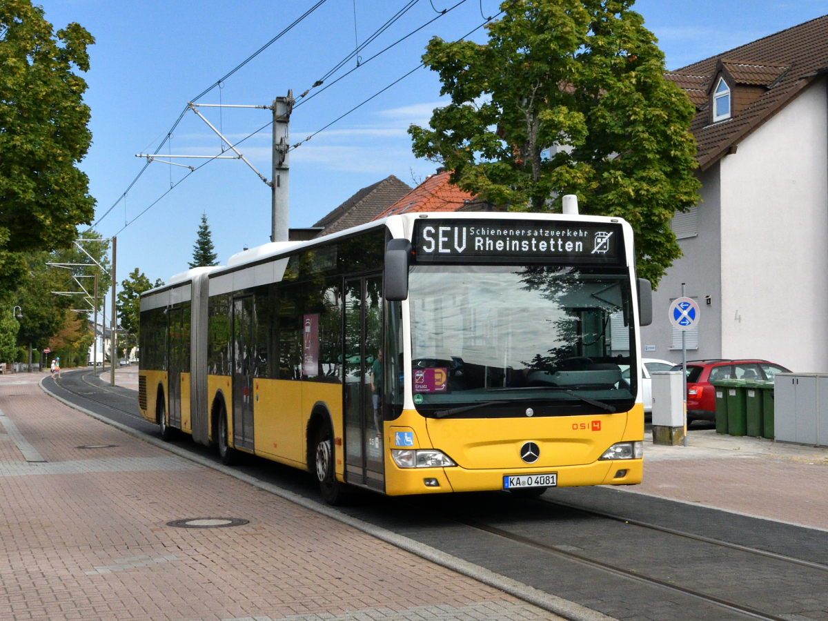 _OSI4_'s tweet image. Am Wochenende war Tag der Schiene - quasi wortwörtich auch für unsere Busse

Zwischen Entenfang und Rheinstetten durften unsere beiden 2008er Gelenkzüge die S2 tagsüber ersetzen.