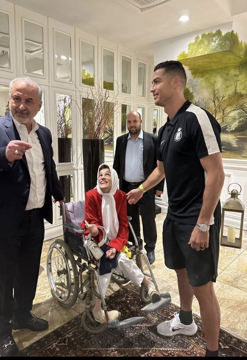 AliKhosravani7's tweet image. حالا از اومدن رونالدو به ایران خوشحالم.همین یک دلیل ارزشش رو داشت. دیروز رو شست برد