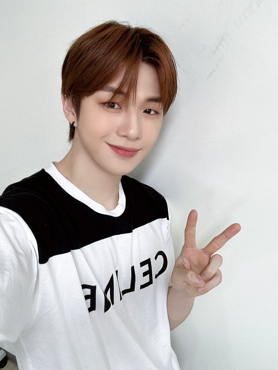 강다니엘 KANGDANIEL tweet media