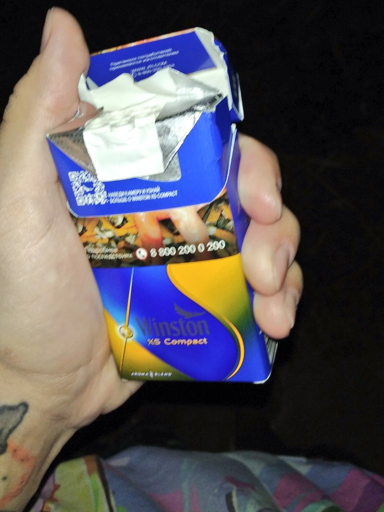 AliveSugar3's tweet photo. Вот бы пачка не заканчивалась. ... https://t.co/D9HSiqvJ8A