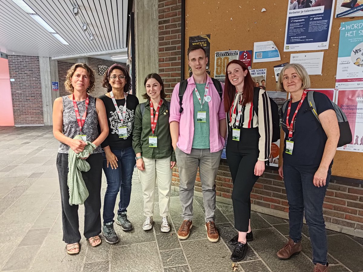 Irish ECR joined forces with @seewilkie at the #Power2Peatlands conference hosted by @CarePeat. 🌿 Inspiring insights from @ruchitanil, @AitovaInNature, @irishboglife, @lisaccoleman and @lebrocquycox who presented today! 💚 #Peatlandsmatter