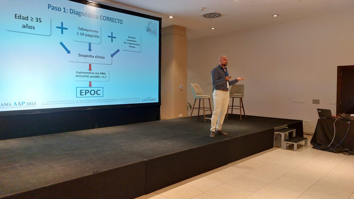 🔵 #AAP23Tenerife | Continuamos con el 👨‍⚕️Dr. Martín Pessacg Lemes <a href="/martinp1983/">Martin Sebastian Pessacg Lemes</a> en la actualización sobre #EPOC, una enfermedad crónica, invalidante, progresiva y potencialmente mortal.