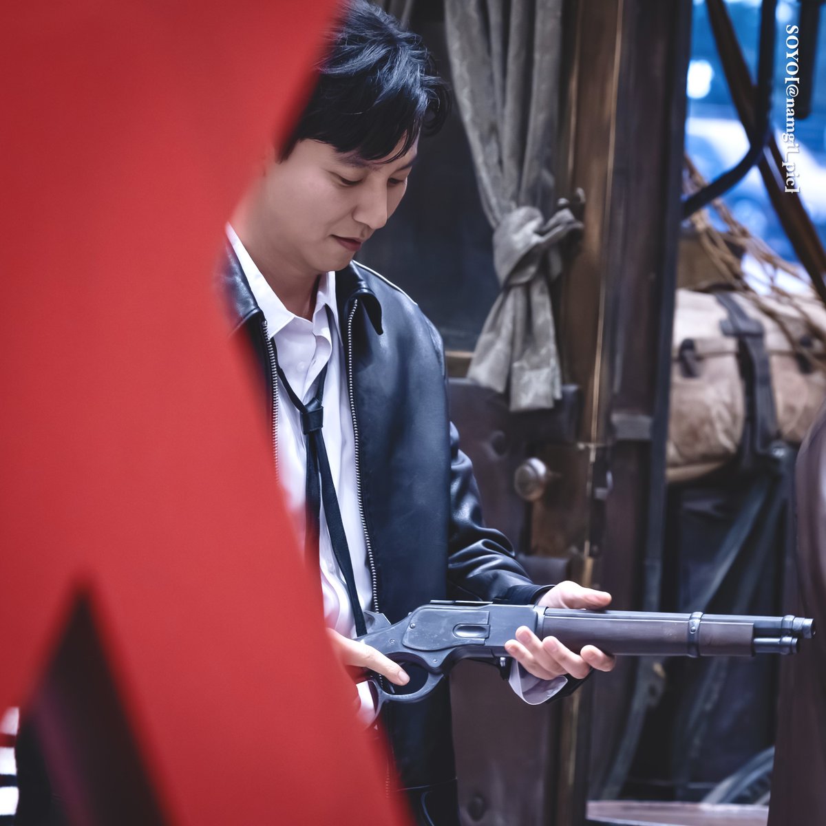 20230919 넷플릭스 <도적: 칼의 소리> 추석 대잔치 팝업 스토어에서 혼자 드라마 찍고 계신 분 맨날 말해도 안지겨움 김남길 잘생겼다!!😖 #김남길...