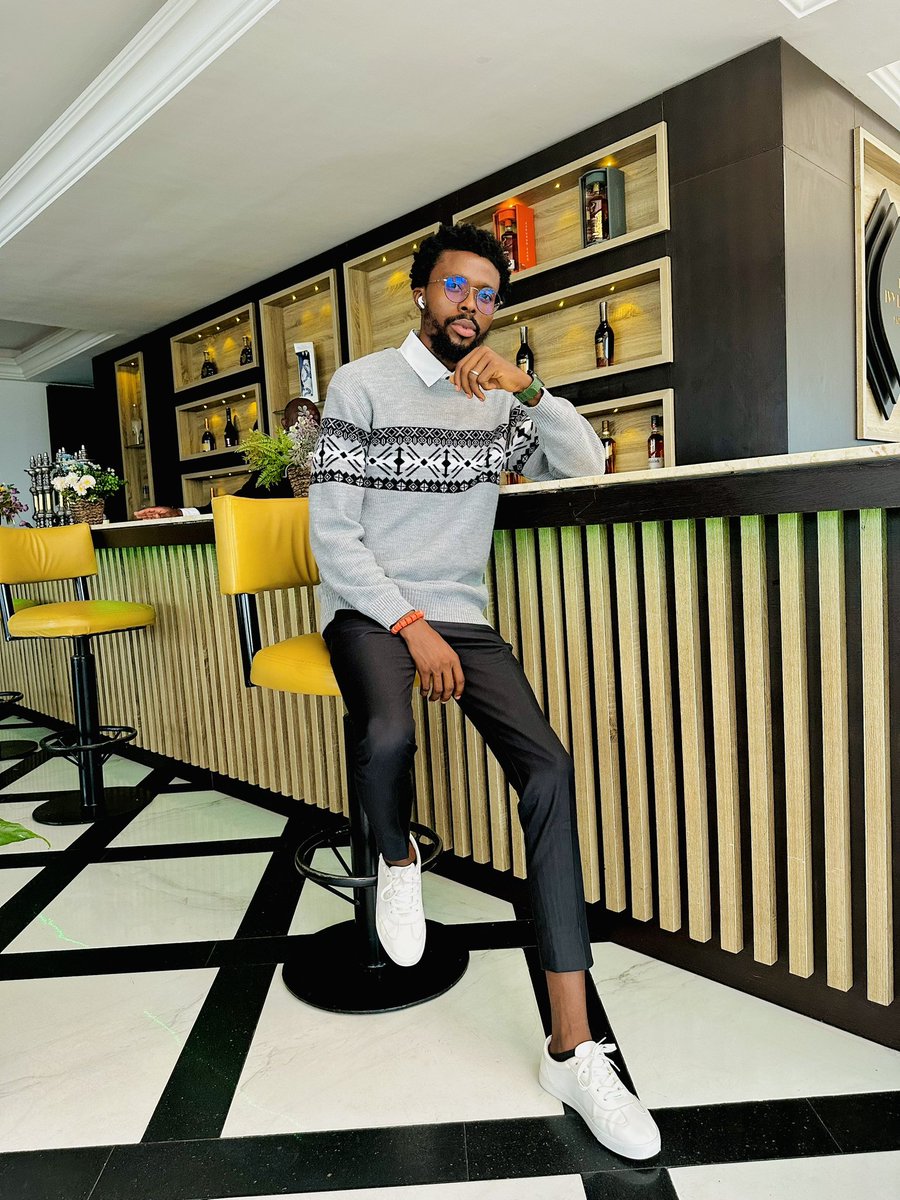 shaddybristow's tweet photo. Hello Abuja🩶🖤🤍🤓 https://t.co/bM0H2FgA9O