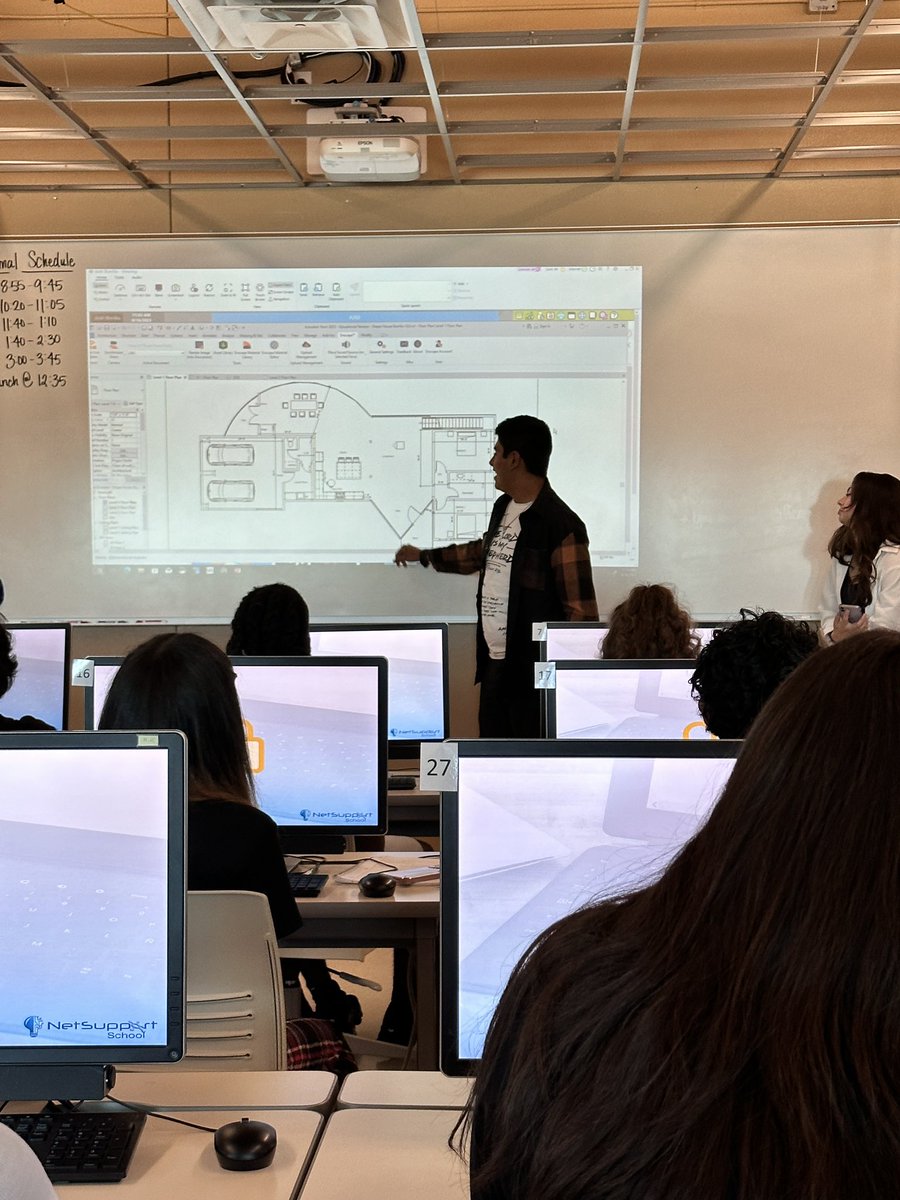 BCTEA_Design's tweet photo. Students were given the opportunity yesterday to assess each other’s work, ask questions/give praise, and then respond to those questions by explaining their projects up to this point.  #collaboration #hebisd #design https://t.co/1HhU1GKrMQ