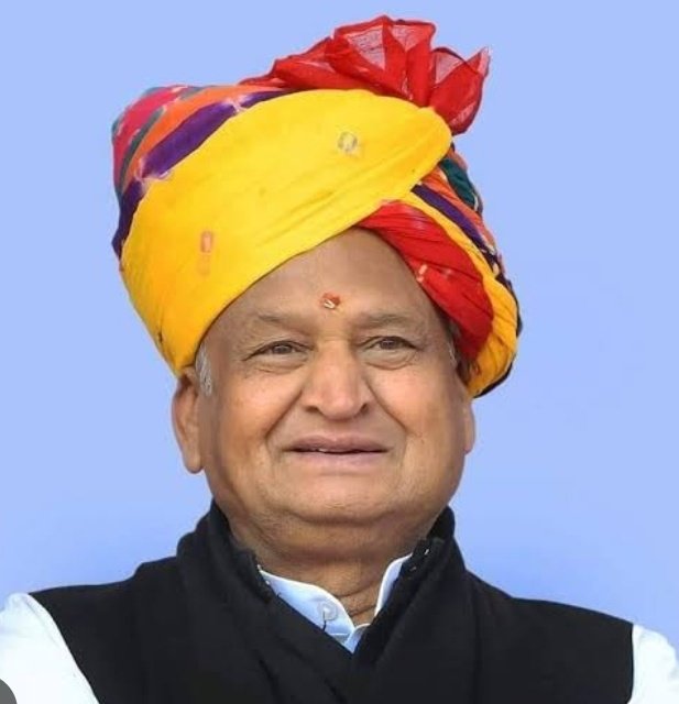 muksaran's tweet photo. चालबा देओ  झंकार उठवा देव 🙂🙂😂
पूरे भारत में एक नंबर पर ट्रैंड हो रही है 🔥

#Probation_free_rajasthan
@ashokgehlot51 https://t.co/WUxRQPfnqN