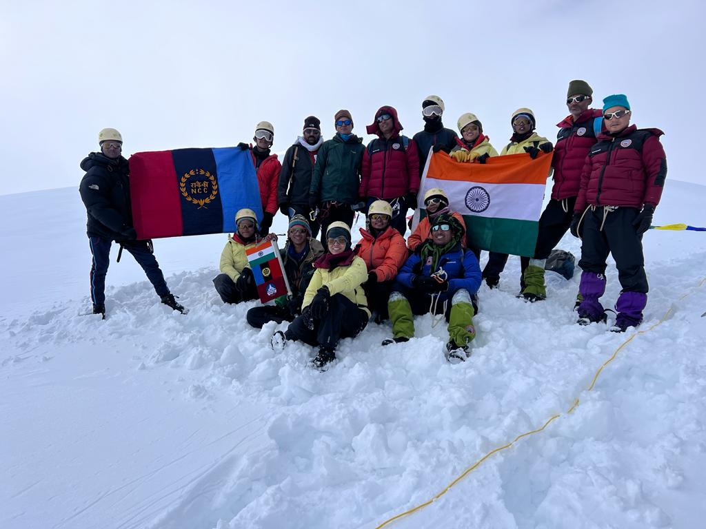 HQ_DG_NCC's tweet photo. We've created history by placing 29 summiteers atop Mount Thelu (6002 Mtrs) peak within a span of 48 hours. 16 cadets comprising 10 girls and 6 boys scaled the peak on 16th and 17th, proving that there's nothing beyond limits for our young souls of Steel. 
Truly #belimitless https://t.co/EdwKPk8M4f