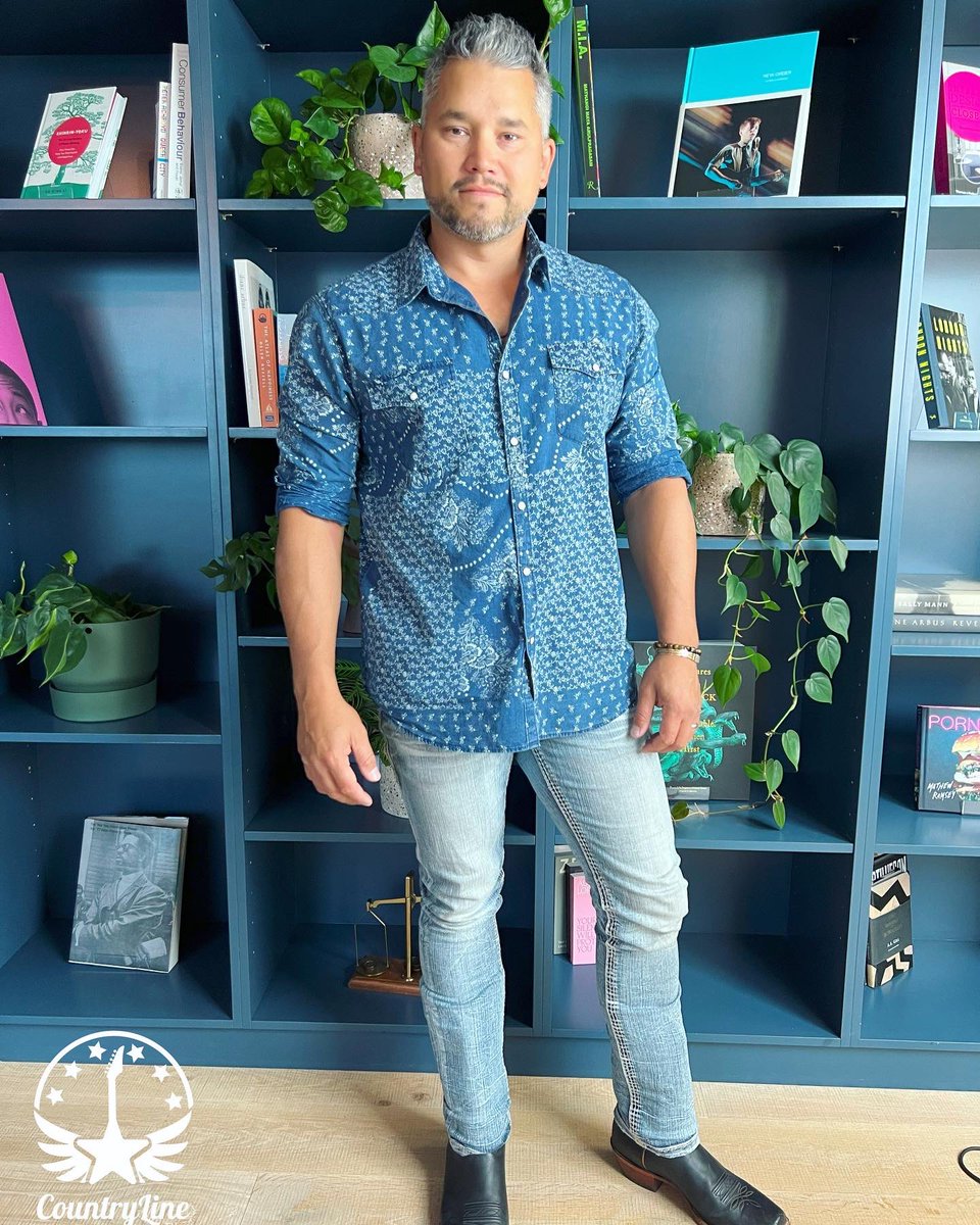 CountryLineTV's tweet photo. CountryLine HQ was treated to some fantastic country music this morning as we were joined by some very talented Canadian artists! Stay tuned for interviews with Five Roses, @donaldamero, @tylerjoemiller and @jessmoskaluke, as well as a special acoustic performance from them all! https://t.co/aCtR9iSzaK