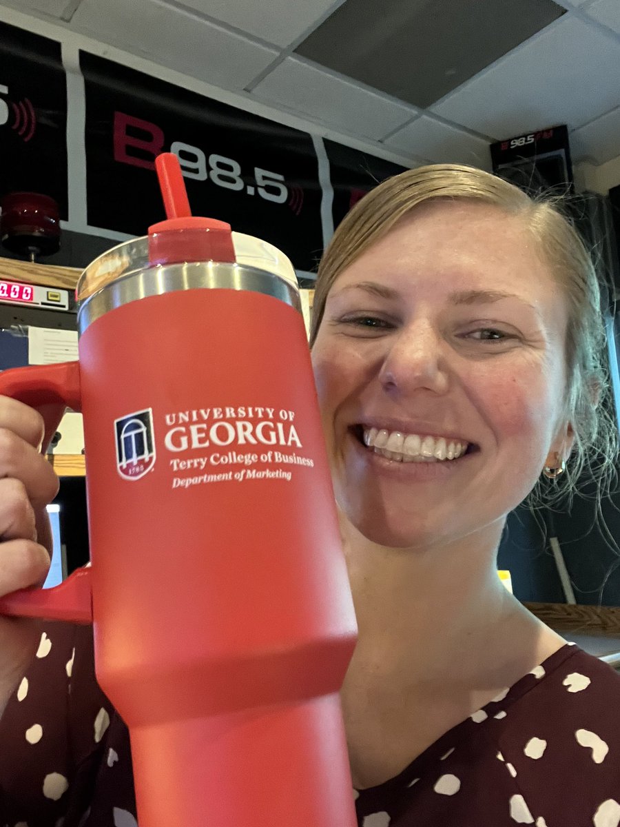 abbyjessen's tweet photo. As if I wasn’t obnoxious enough about my alma mater, I now have this beautiful huge water bottle to carry around at work 🤩 #GoDawgs #TerryGrad #GradyGrad https://t.co/mNVLcbWgWi
