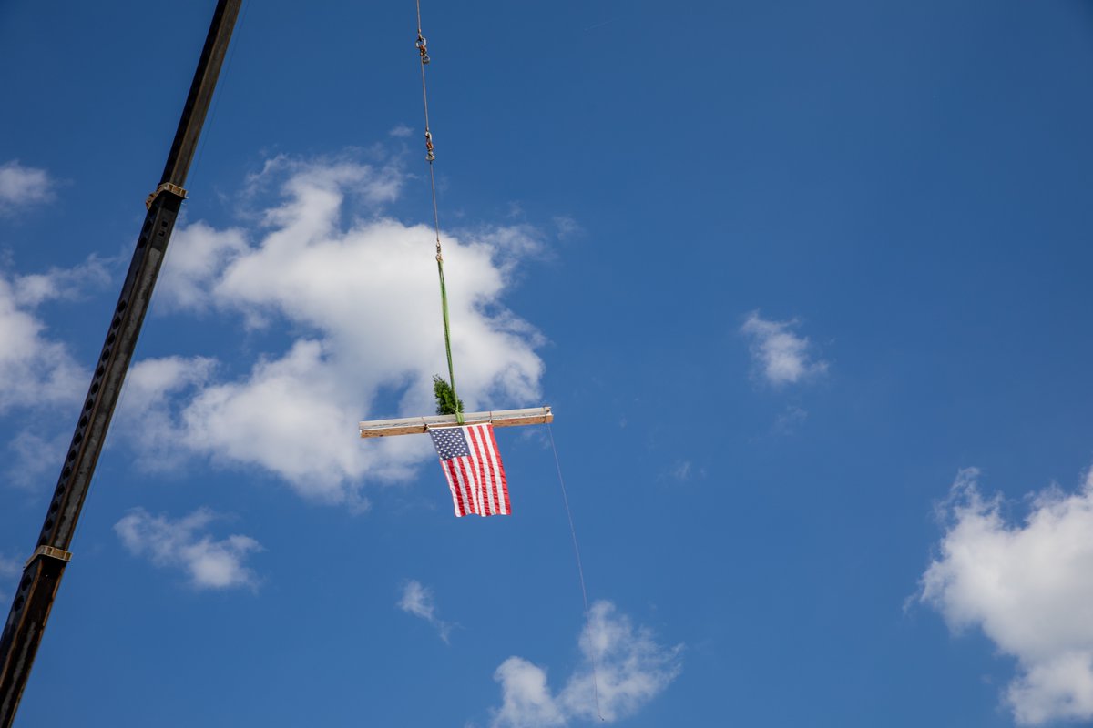WCPSS's tweet image. 🌟🏫 A Milestone Moment! 🏗️ The beam raising ceremony at the new Baucom Elementary School this week was a symbol of progress, unity, and the bright future awaiting our students. Exciting times ahead! 📚 #BaucomElementary #BuildingForTomorrow #WCPSS