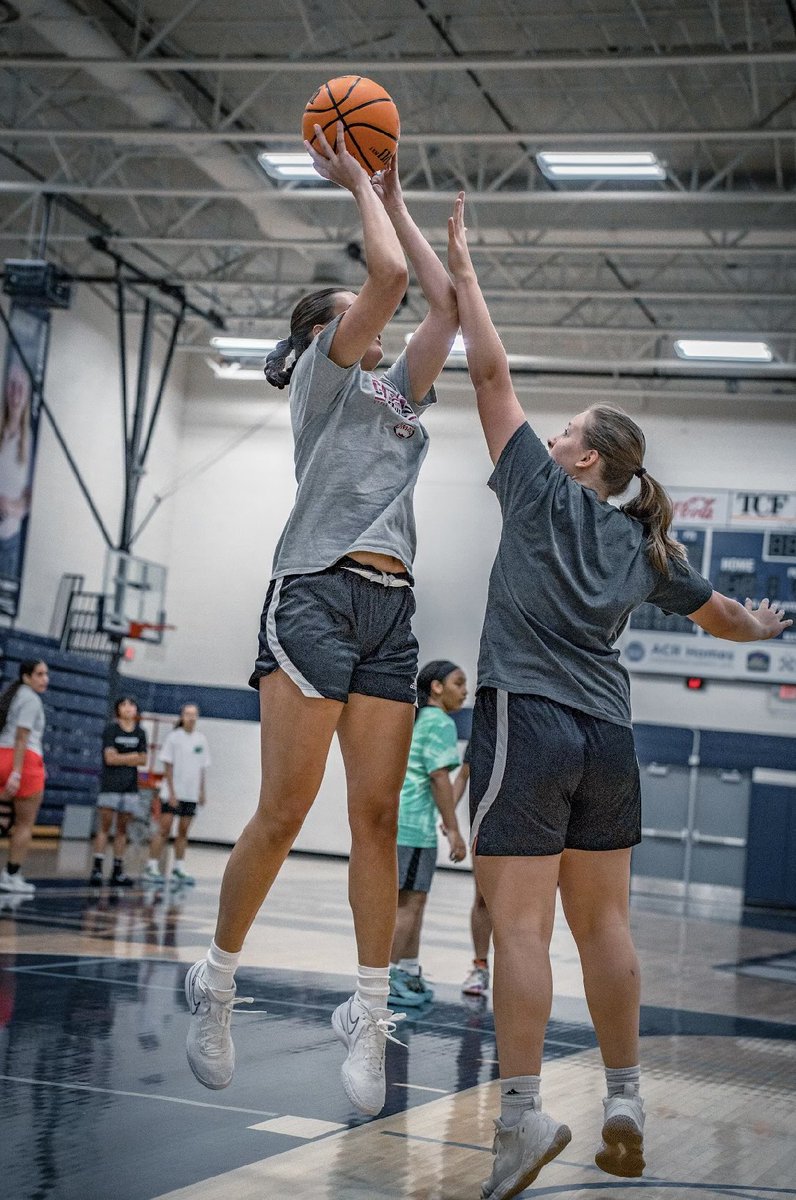 NCU_WBB's tweet photo. Back like we never left π€ͺ
#DowntownU ποΈ | #GetRambunctiousπ https://t.co/QZIsI5iJgD
