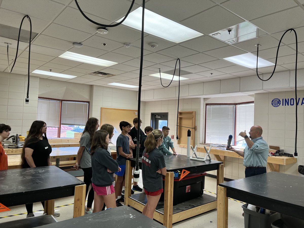 OCS_CTAE's tweet photo. ⁦@OconeeCountyMS⁩ 8th grade students had the opportunity to learn about the ⁦@OCHSwarriors⁩ pathways this morning while touring the CTAE classrooms and labs! ⁦@ocms_careers⁩ #CTAEDelivers https://t.co/NacJirSujI