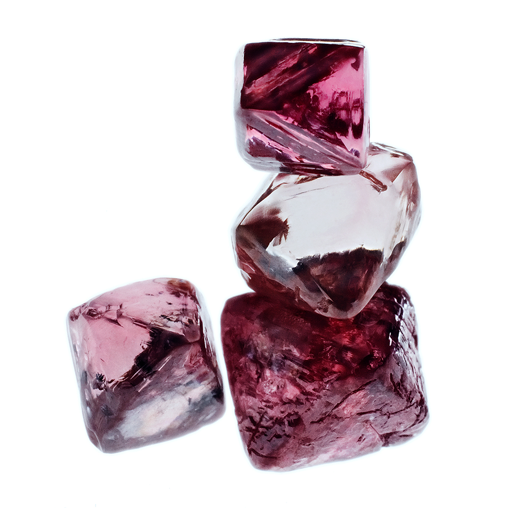NaturePortfolio's tweet photo. The formation of one of the largest sources of natural diamonds, and the largest source of coloured diamonds, in Argyle may have been associated with the breakup of the first supercontinent about 1,300 million years ago, reports a @NatureComms paper. https://t.co/0UshlYBogY https://t.co/Ngo2vTO6Du