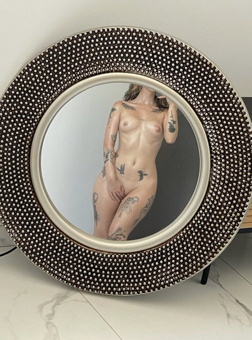 look at that natural beachy glow 😌  (it&rsquo;s sweat) https://t.co/vooZfRpws8