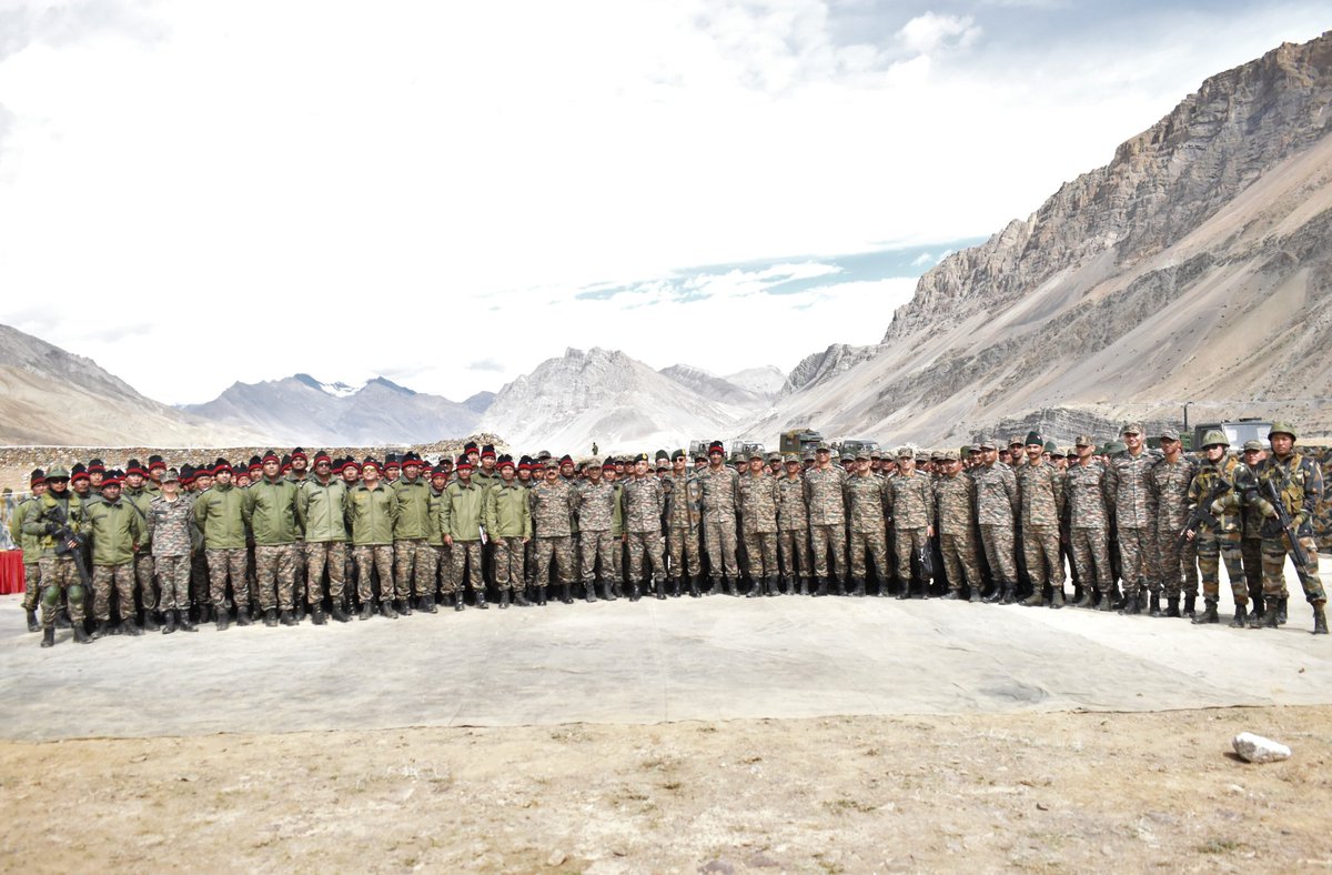 suryacommand's tweet photo. #IndianArmy
Lt Gen NS Raja Subramani, GOC-in-C, #SuryaCommand, reviewed operational readiness of units in forward areas of #CentralSector. He interacted with all ranks & exhorted them to continue striving for professional excellence.
@adgpi
@ProDefLko https://t.co/07j5oSdaoA