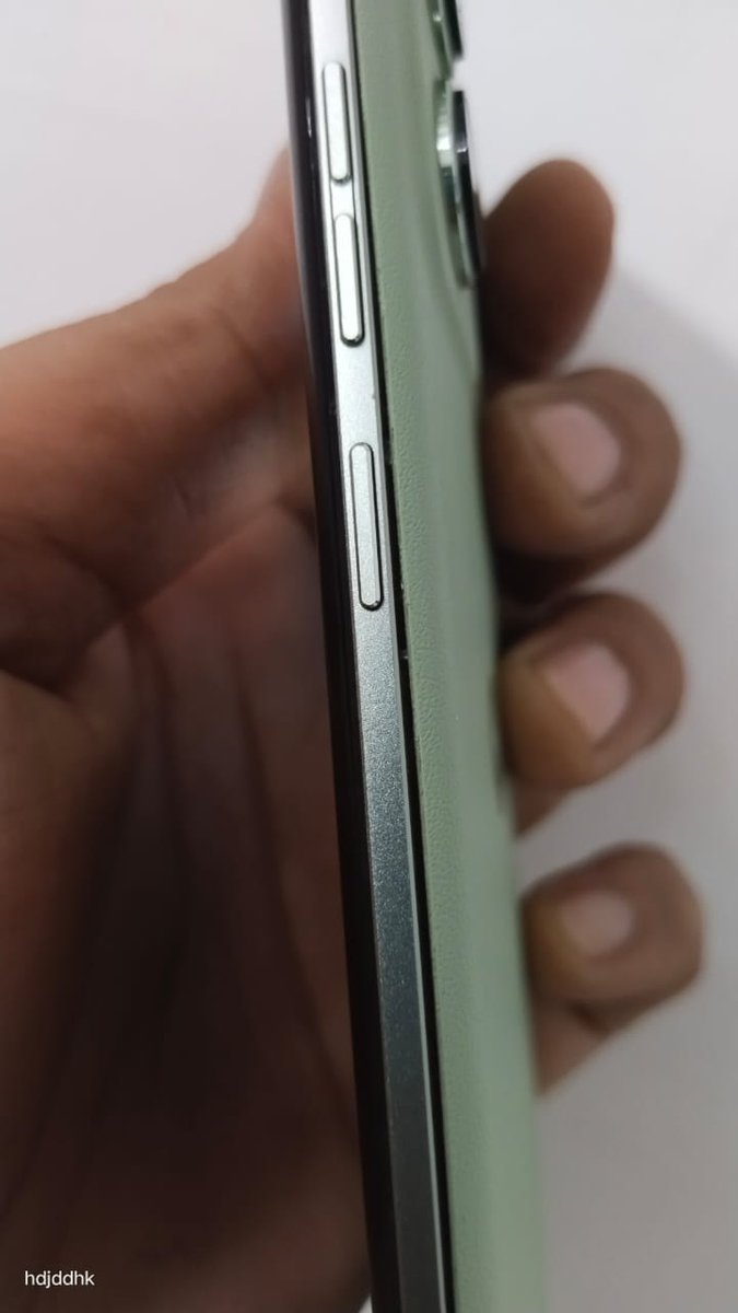 mohdsazid99's tweet photo. @Moto_Support @motorolaindia is this your customer service? My brand new Moto Edge 40 is in service center since 2 months. 1st chargng port stoppd working, den they repaird and next day bck panel was peeling off, it went to service centr again fr 10 days n again speakr nt workng. https://t.co/VSR7uwiSzS