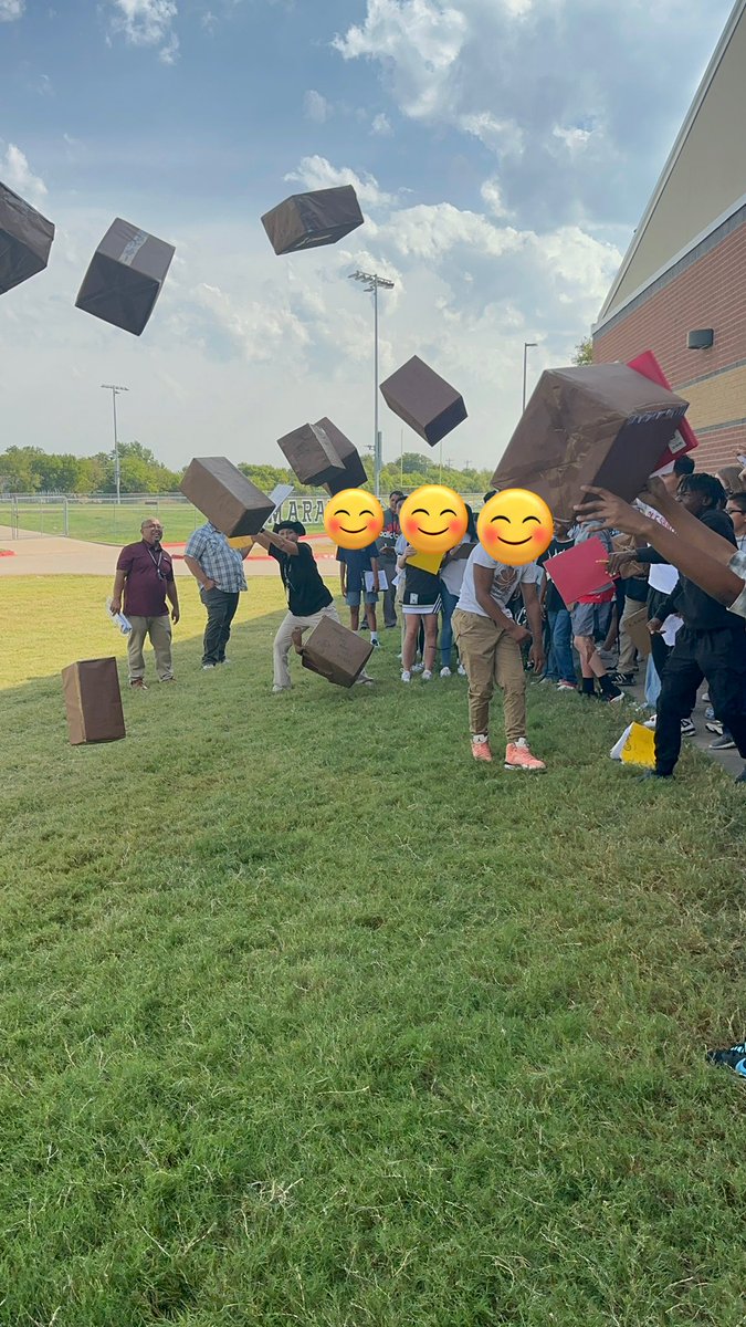 Reenacting causes of the American Revolution - <a href="/avisballiet/">avis balliet</a> did an amazing job switching roles from King to Patriot! Kids were engaged and will remember this forever. #notaxationwithoutrepresentation #DumptheTea@JasonErvinWISD