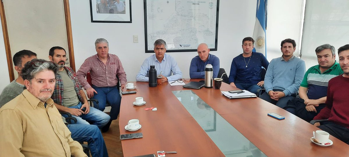 Con el objetivo de avanzar en la diagramación y planificación de la reconversión domiciliaria en la Región Sur, desde el Gobierno se encabezó una mesa de trabajo con la Cooperativa COPETEL, con la finalidad de que las tareas beneficien a las familias para el acceso al gas natural