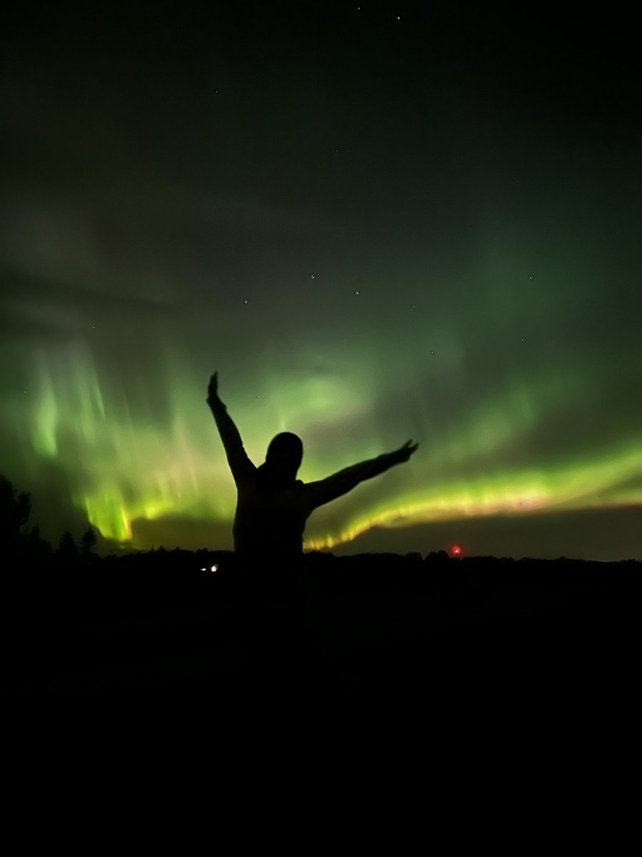 dayanaratorrees's tweet photo. Northern lights 💗
En serio las fotos no le hacen justicia a esta!!! ✨ https://t.co/Ro5plp9GlQ