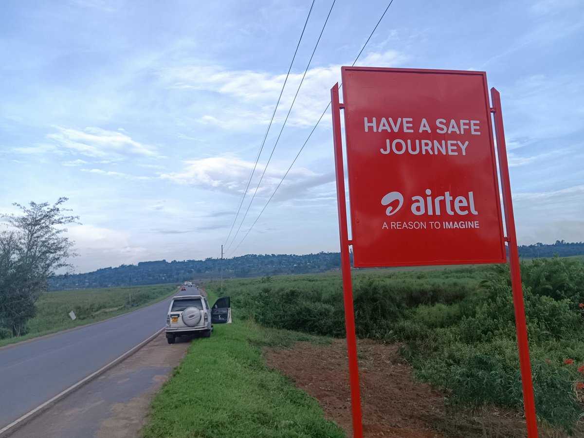 Thank you @Airtel_Ug for this advert at Kyojja Swamp welcoming travellers to Lwengo District & wishing them a safe journey. I however pray that it is shifted to the boundary of Lwengo District & Masaka City if possible, like it is always the practice. AIRTEL - A REASON TO IMAGINE