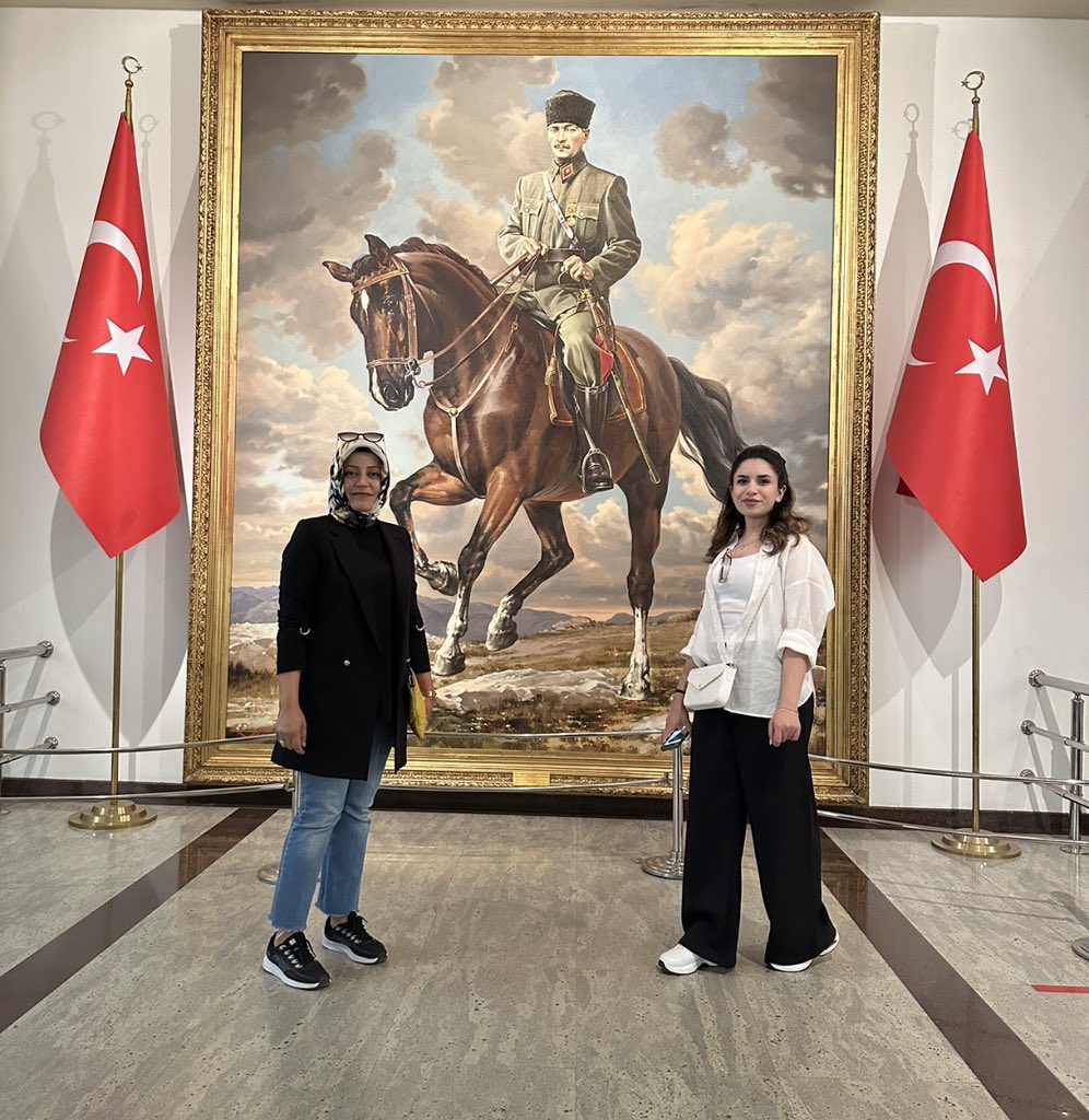 Aysemir_63's tweet photo. Kendin için,ailen için,bu topraklar uğruna can veren şehitler ve kalan gaziler için kıymet ver çalış çabala gerisi mi?
Batıda doğuda arz ve semâda bayrağının dalgalanmasını izle…🇹🇷❤️
#Gaziler
#19Eylül
#timess #Turkiye https://t.co/vIqHv6ilbd
